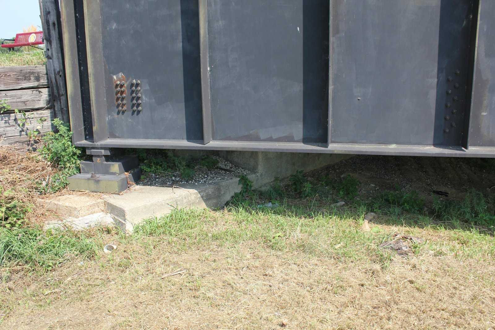 North abutment